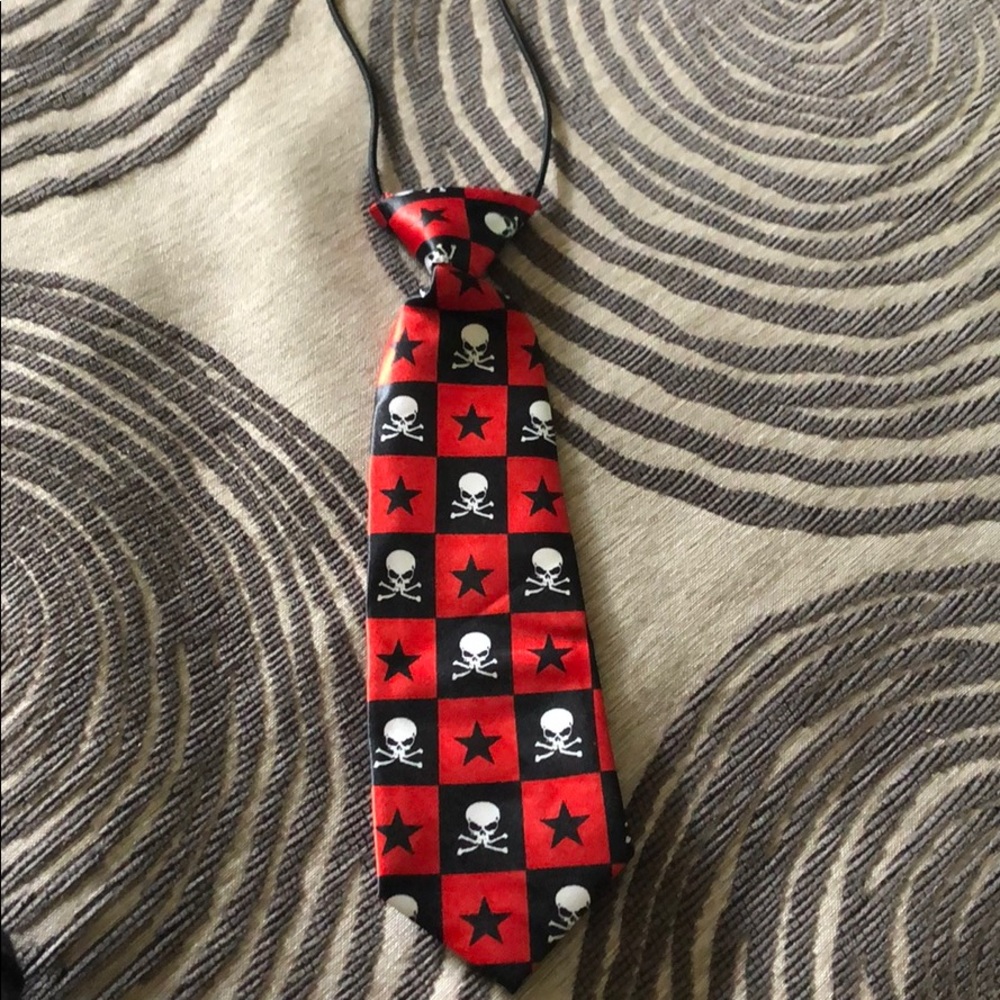 Brand new toddler tie 💀